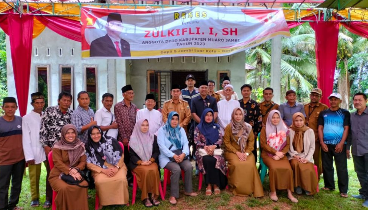 Reses Anggota DPRD Muaro Jambi Dapil V, Zulkifli di Desa Senaung, Kecamatan Jaluko. Minggu (05/03/2023).