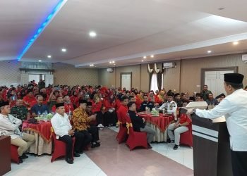 Gubernur Jambi, Al Haris, saat memberikan kata sambutan dan arahan dalam Rakerda persana PABPDSI Merangin, Sabtu (4/3/2023). (Foto Riky)