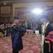 Bripka Rahmada Akbari, SE saat mengikuti prosesi wisuda Universitas Muhammadiyah Jambi di di Gedung Abadi Convention Center (ACC), Selasa (07/3/23). [Dok RJ.COM]