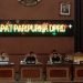Ketua DPRD Tanjabtim, Mahrup.SE, Waka I DPRD, Saidina Hamzah, SE dan Sekretaris Daerah Kabupaten Tanjung Jabung Timur Sapril. S.I.P. saat paripurna di DPRD Tanjabtim, Senin (20/2/2023). (Dok. RJ.COM)