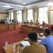 Anggota DPRD Tanjab Timur saat melaksanakan Audiensi bersama Warga Kelurahan Parit Culum I di Gedung Serba Guna DPRD Tanjab Timur, Selasa (24/1/2023). (Dok. RJ.COM/Haitami)