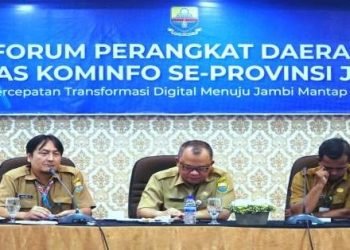 Kadis Kominfo Provinsi Jambi Ir. Nurachmat Herlambang pada kegiatan Forum Perangkat Daerah Diskominfo se Provinsi Jambi di Hotel Shang Ratu Kota Jambi, Selasa (14/02/23). (Dok. Diskominfo Provinsi Jambi)