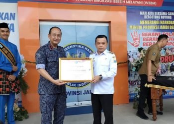 Al Haris dan Brigjen Pol Wisnu Handoko Pada peresmian gedung BNNP Jambi di Kota Baru, Rabu (22/03/2023). (Dok. RJ.COM/Deni)