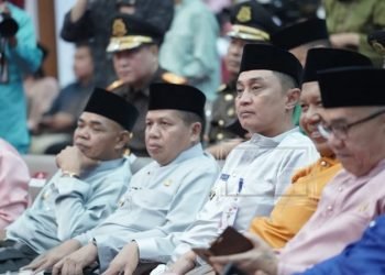 Pj Bupati Muaro Jambi, Bachyuni Deliansyah saat Hadiri Rapat Paripurna Dalam Rangka HUT-66 Provinsi Jambi . Jumat (06/01/2023).- (Dok. Diskominfo Muaro Jambi)
