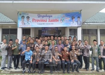 Sekda Budhi saat Hadiri Kegiatan Pemilihan Forum Kepala Desa Muaro Jambi, Kamis (12/01/2023). . (Dok. Diskominfo Muaro Jambi)