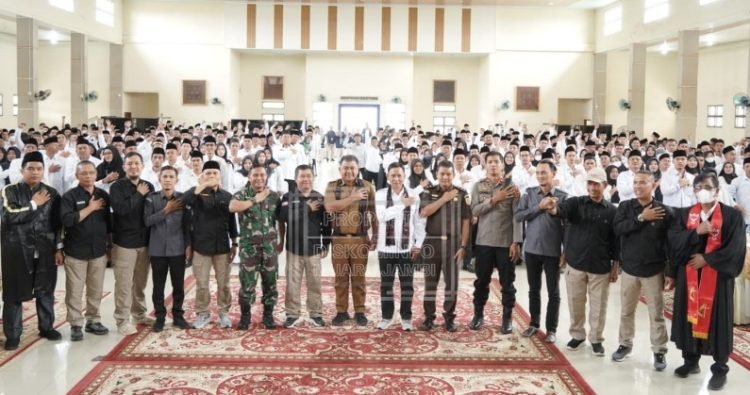 Sekda Hadiri Pelantikan Panitia Pemungutan Suara Kabupaten Muaro Jambi, Selasa (24/01/2023).( Dok. Diskominfo Muaro Jambi)