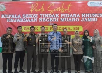 Pj Bupati saat Hadiri Pisah Sambut Kepala Seksi Tindak Pidana Kejaksaan Negeri Muaro Jambi di aula kantor Kejaksaan Negeri Muaro Jambi. Kamis (16/03/2023). (Dok. Kominfo)