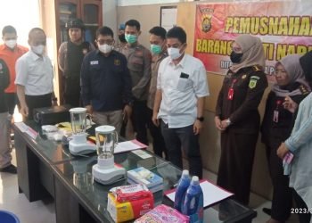 Pemusnahan Narkotika jenis sabu seberat 1,3 Kg di Ruang Loby B Mapolda Jambi, Rabu (29/3/2023). [Foto: RJ.COM/Nst]