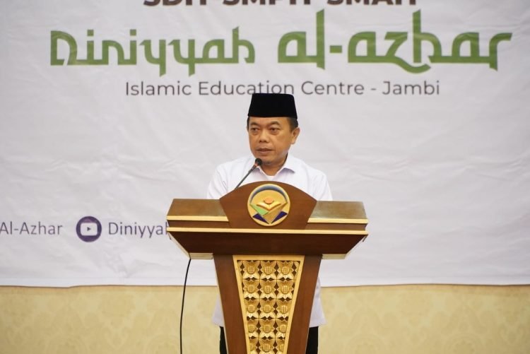 Al Haris saat menghadiri WISUDA TAHFIDZUL QUR’AN DINIYYAH AL-AZHAR Jambi, bertempat di Ratu Convention Center Jambi, Sabtu (08/04/2023). (Dok. Harun - Kominfo)