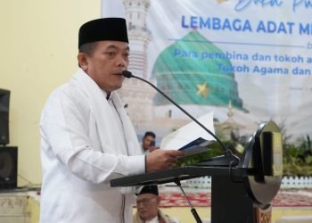 Gubernur Al Haris saat menyampaikan kata sambutan dalam acara Buka Puasa LAM Provinsi Jambi di Balairung Sari, Minggu (02/04/2023) (Foto: Novriansah - kominfo)