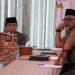 Gubernur Al Haris, dan Sekda Sudirman saat ikuti Rapat Pengendalian Inflasi Tahun 2023 melalui via Zoom, di Rumah Dinas Gubernur, Senin (10/04/2023). (Foto : Agus - kominfo)