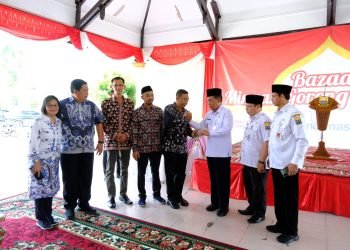Wagub pada Pembukaan dan Launching Bazar minyak goreng murah sebanyak 10.000 liter di Pendopo Kantor Gubernur Jambi, Rabu (12/04/2023). (Foto : Sobirin - Kominfo)