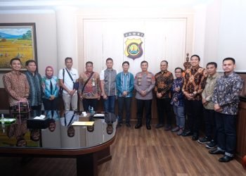 Kapolda Terima Kunjungan Silaturahmi Rombongan EGM Pertamina Patra Niaga di ruang kerjanya, Rabu, (12/04/2023) (Dok. Humas Polda Jambi)