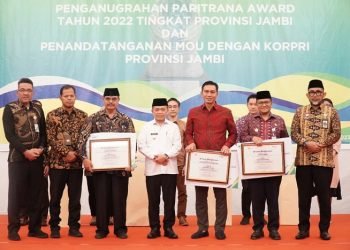 Penganugerahan paritrana award tahun 2022 tingkat provinsi jambi sekaligus penandatanganan mou kepesertaan KORPRI, bertempat di Swissbel Hotel Jambi, Kamis (13/04/2023). (Foto : Diskominfo/Harun Al Rasyid)