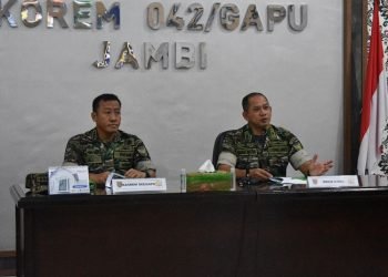 Korem 042/Gapu Gelar Taklimat Akhir Pengawasan Post Audit Itdam II/Swj TA 2023 di ruang Rapat Makorem 042/Gapu, Jumat (14/4/2023). (Penrem 042/Gapu)