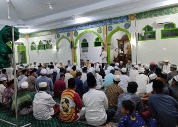 Safari Ramadan Gubernur Jambi, Al Haris di Masjid Besar Al Hidayah Nipah Panjang, Kabupaten Tanjung Jabung Timur, Jumat (14/04/2023) (foto: Riky - serampas)