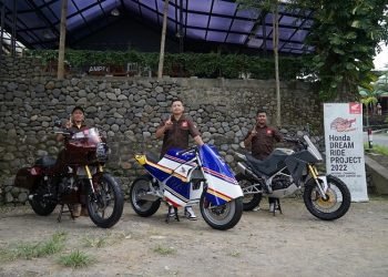 Peserta Honda Dream Ride Project, Rifai Nurhasan gaya club style, Jonny Frassaner menghadirkan gaya Streamliner dan Fikri Alhudari hadirkan modifikasi gaya Neo Rally. (Dok. Sinsen)