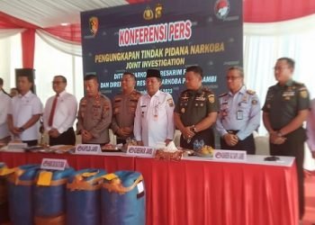 Konferensi pers ungkap kasus tindak pidana Narkoba yang dilaksanakan di Mapolda Jambi pada Rabu, (10/05/2023). (Foto: realitajambi/Nasution)