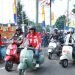 Pj Bupati Muaro Jambi Ikut mengendarai sepeda motor Vespa kesayangan nya saat Sunday Morning Side (Sunmori) bersama ratusan pecinta Vespa/scooterist dan para rider komunitas motor di Kota Jambi, Minggu (15/01/2023). (Dok. Diskominfo Muaro Jambi)