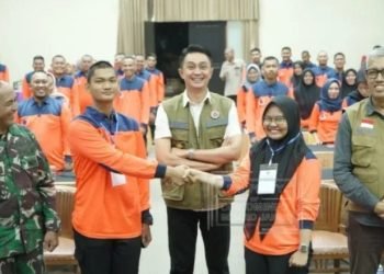 Pj Bupati Muaro Jambi membuka secara langsung pelatihan pengembangan kapasitas tim reaksi cepat (TRC) Badan Penanggulangan Bencana Daerah (BPBD) Kabupaten Muaro jambi, Minggu (12/03/2023) bertempat di Hotel Ratu Jambi. (Dok. Diskominfo Muaro Jambi)