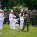 Upacara Penyambutan Satgas Yonif Raider 142/KJ dan Pengukuhan Keluarga Asuh TNI-Polri Jambi, di Lapangan Makorem 042 Gapu, Selasa (23/5/2023). (Foto: Penrem 042/Gapu)