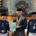 Gubernur Jambi, Al Haris bersama Walikota Jambi Syarif Fasha usai menghadiri Rapat Paripurna di Gedung DPRD Kota Jambi, Senin (29/05/2023). (Foto: Diskominfo/Harun)