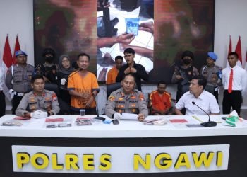 Konferensi Pers Ungkap kasus pencurian unit truk di Mapolres Nagawi. (dok . Humas Polres Ngawi)