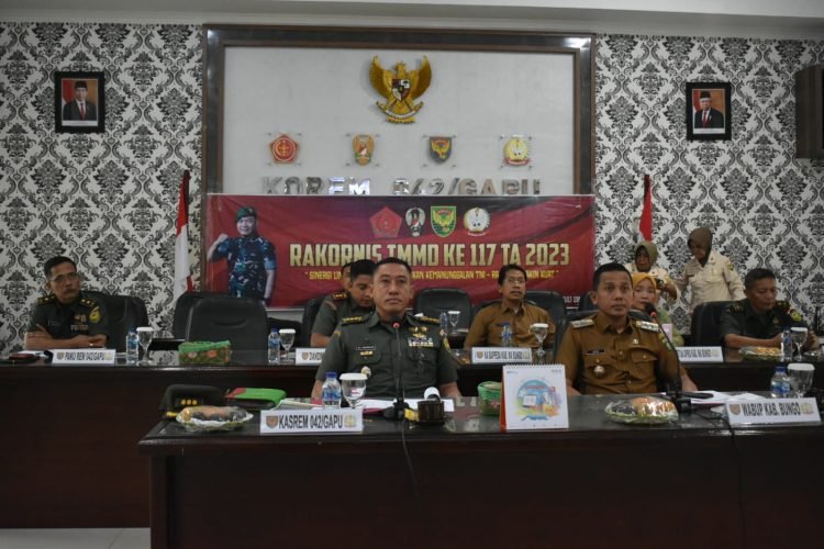 Kasrem 042/Gapu Ikuti Rakornis TMMD ke 177 Secara Virtual  di Lt 2 Makorem, Selasa (4/7/2023.) (Dok. Penrem 042/Gapu)