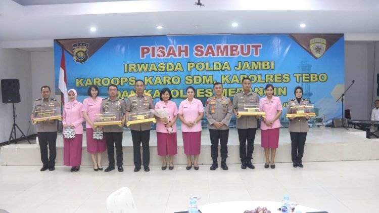 Acara pisah sambut bagi pejabat Polda Jambi di Aula Lantai IV Mapolda Jambi, Jumat, (14/07/2023). (dok. Humas Polda Jambi)