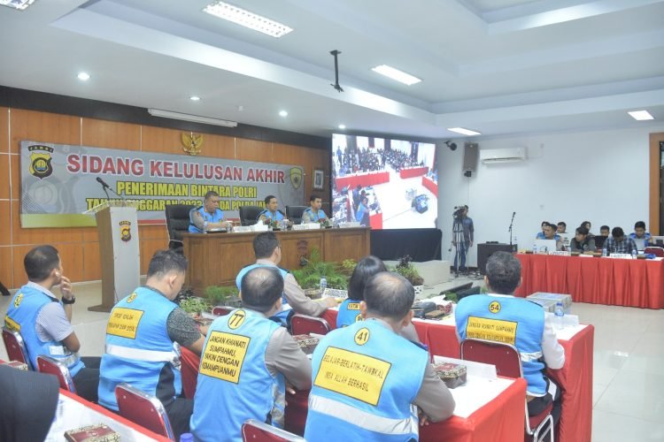 Pelaksanakan Sidang Terbuka Penetapan Pelaksanaan Sidang Kelulusan Akhir Penerimaan Bintara Polri Gel. II TA 2023 Panda Polda Jambi pada Rabu, (19/07/23) di Aula Lantai IV Mapolda Jambi (Dok. Humas Polda Jambi)