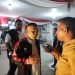 Ketua KONI Provinsi Jambi, Budi Setiawan, saat diwawancarai oleh media di Stadion Tri Lomba Juang Jambi, Senin (10/7/2023). [Foto: RJ.COM]