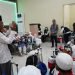 Wagub Abdullah Sani menyambut kepulangan Jemaah Haji Kloter Pertama 372 Jemaah BTH 17 di Asrama Haji Jambi, Senin (17/7/2023) (Dok. Novriansah - Komifo)