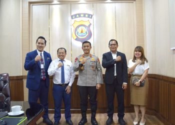 Kapolda Terima Silaturahmi GM BW Luxury Hotel Jambi di Mapolda Jambi Selasa, (25/07/2023). (Dok. Humas Polda Jambi)