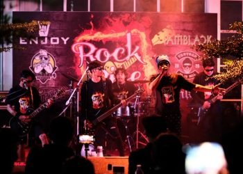 Trotoar band saat manggung di Rock rise vol 1 di Javas Circle, (26/7/2023). (dok. Trotoar Band)