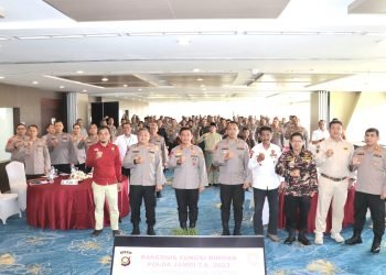 Kapolda Jambi saat membuka Rakernis Fungsi Binmas Polda Jambi T.A 2023 di Mapolda Jambi,Kamis, (27/07/2023). (Dok.Humas Polda Jambi)