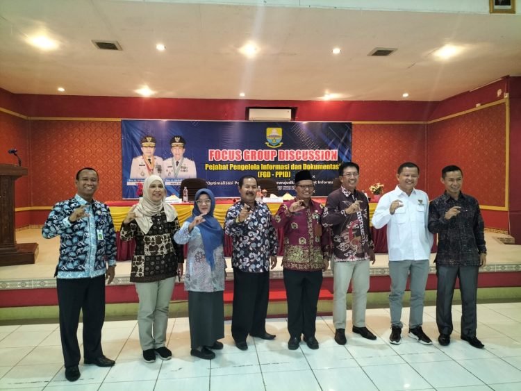 FGD Pejabat Pengelola Informasi dan Dokumentasi di Aula Hotel Mahkota Sutis, Kota Sungai Penuh, Kamis (27/07/2023). (Dok. realitajambi)