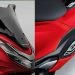 Aksesoris dan Apparel Resmi New Honda PCX160, High Windscreen (Kanan) dan Panel Step Floor (kiri). (Dok. Sinsen Jambi)