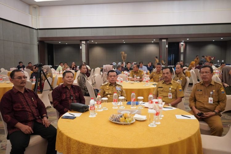 Kegiatan FGD Pemprov Jambi bersama Pengurus GAPKI Cabang Jambi di Swiss Bell Hotel, Senin (07/08/2023). (Dok. Diskominfo/Novriansah)