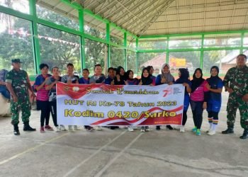 Perlombaan menyemarakkan HUT RI  di jajaran Koramil Wilayah Kabupaten Sarolangun, Sabtu (12/8). (Dok. Penrem 042/Gapu)