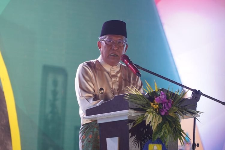 Wagub Abdullah Sani pada penutupan MTQ Tingkat Provinsi Jambi di Arena Utama MTQ, Lapangan Gunung Kembang, Kabupaten Sarolangun, Selasa (29/8/2023) (Foto: Harun - Kominfo).