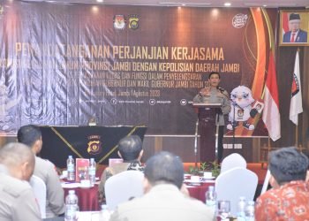 Penandatanganan perjanjian kerjasama antara KPU Provinsi dan Polda Jambi di Hotel BW Jambi, Selasa (1/8/2023). (Dok. Humas Polda Jambi)