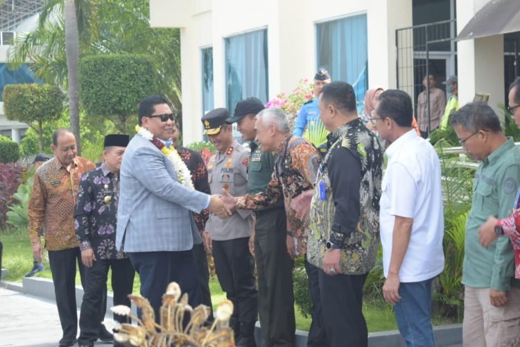 Kapolda Hadiri Peresmian dan Penandatanganan Prasasti Kantor BNN Provinsi Jambi oleh Kepala BNN RI pada Kamis, (03/08/2023). [Foto: Humas Polda Jambi]