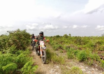 Danrem 042/Gapu saat Patroli Darat Ke Wilayah Rawan Karhutla di Kab. Muaro Jambi, Senin (14/08/2023). (Penrem 042/Gapu)