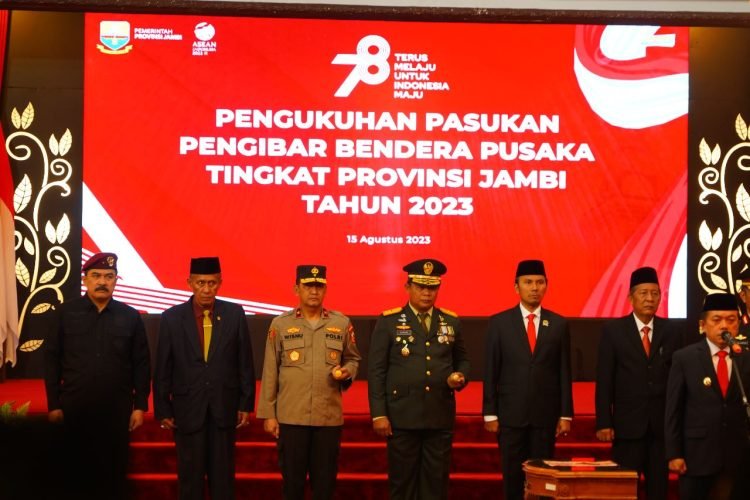 Danrem 042/Gapu Hadiri Pengukuhan Paskibra Tingkat Provinsi Jambi Tahun 2023 di Auditorium Rumdis Gubernur Jambi, Selasa (15/08/2023). (Dok. Penrem 042/Gapu)