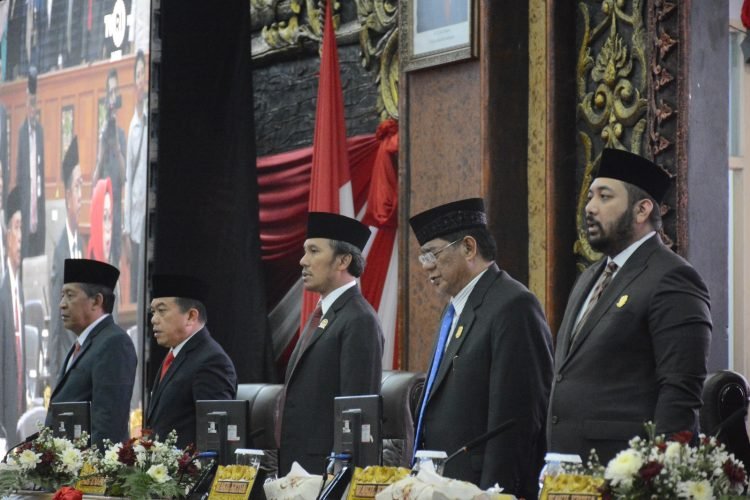 Rapat Paripurna Dengar Pidato Presiden dalam rangka HUT RI ke 78 di Gedung DPRD Provinsi Jambi, Rabu (16/8). (Dok. Realitajambi/Haitami)