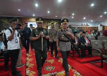 Danrem 042/Gapu saat Hadiri Rapat Paripurna Mendengarkan Pidato Kenegaraan Presiden RI di Ruang Rapat Utama DPRD Provinsi Jambi, Rabu (16/08/2023). (Dok. Penrem 042/Gapu)