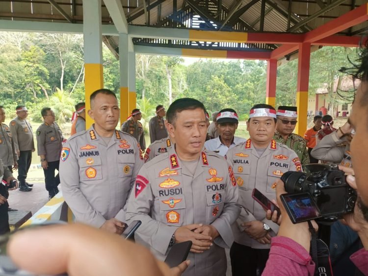 Baksos Penanaman Pohon di SPN Polda Jambi Jumat, (18/8/23). (Dok. Humas Polda Jambi)