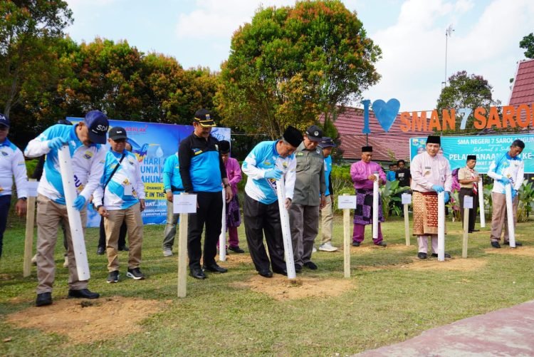 Wagub saat Peringatan Hari Air Dunia Ke-31 di SMA Negeri 7 Kabupaten Sarolangun Rabu, (23/08/2023) (Foto : Novriansah -Kominfo)