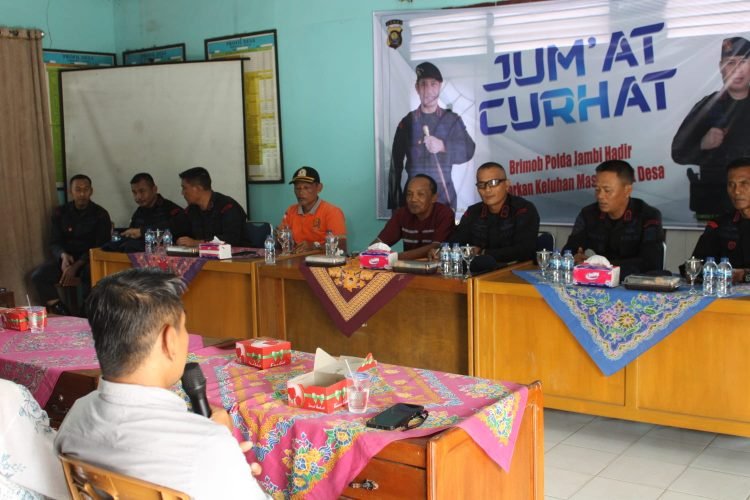 Kegiatan "Jum'at Curhat" Batalyon A Pelopor Sat Brimob Polda Jambi bersama Warga Pondok Meja  di Markas Batalyon A Pelopor pada Jumat, (25/08/2023). (Dok. Humas Polda Jambi)