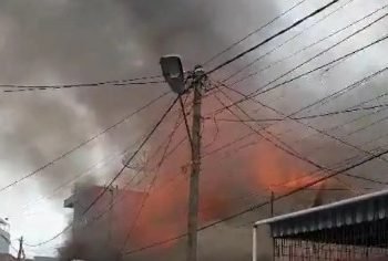 Kebakaran di Kelurahan Tanjung Pinang  Kecamatan Jambi Timur, Kota Jambi hangus terbakar, pada Selasa (5/9) sekitar pukul 15.30 WIB sore. (Dok. reza)